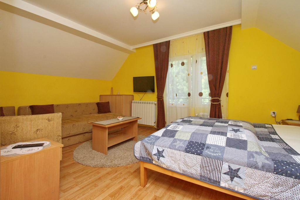 Apartments Junior Zlatibor Exteriör bild