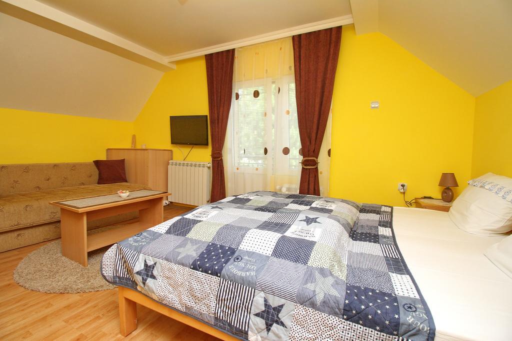 Apartments Junior Zlatibor Exteriör bild